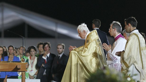 Benedicto XVI Adoración del Santísimo JMJ Madrid
