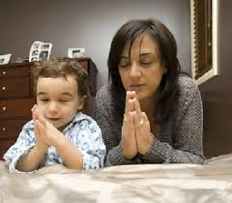 aprender a rezar y enseñar a los hijos cómo orar