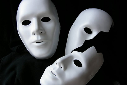 Máscaras y disfraces de la soberbia