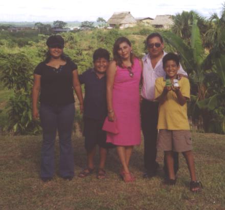 Familia en Misón: Patricia y César, Patricia Katherine,César Jesús, Josué Israel