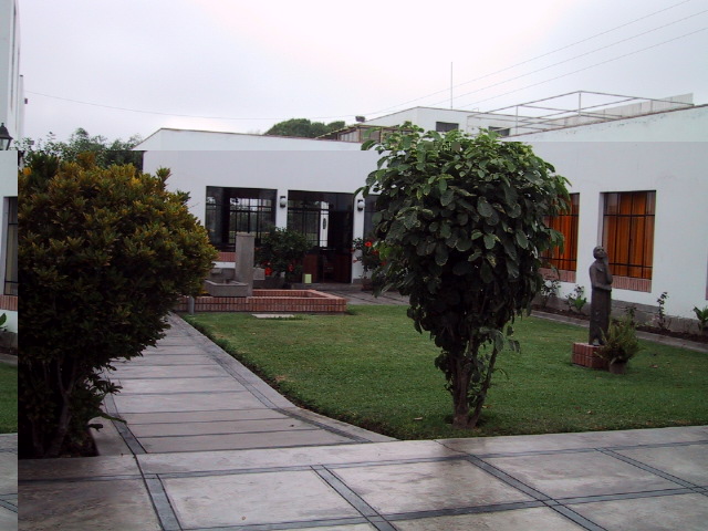 edificios06.jpg 

640 x 480 JPEG-compressed image 

(109,968 bytes)
