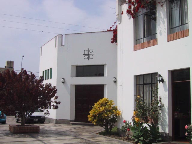 rector01.jpg 

640 x 480 JPEG-compressed image 

(49,436 bytes)