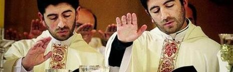 Felipe y Paulo Lizama curas